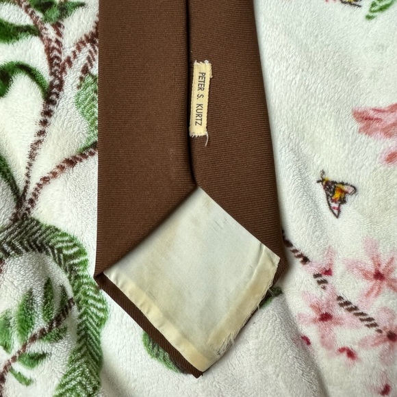Elegant Brown Men's Tie - Picture 2 of 4